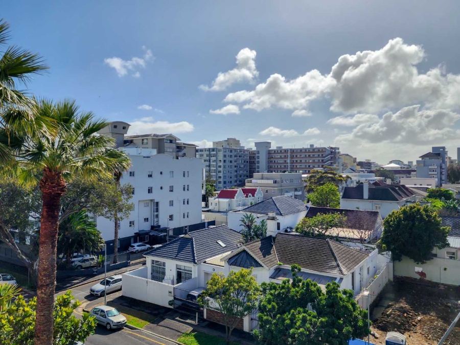 To Let 2 Bedroom Property for Rent in Sea Point Western Cape